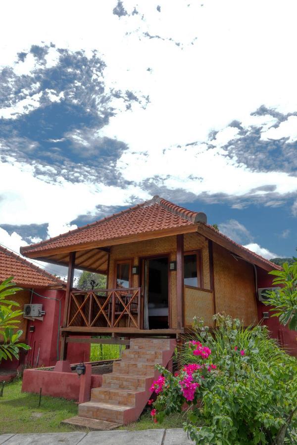 Yut'S Inn Flower Paradise Gili Gede Dış mekan fotoğraf
