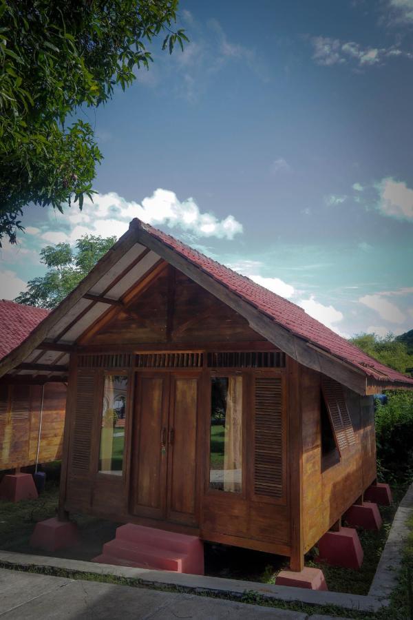 Yut'S Inn Flower Paradise Gili Gede Dış mekan fotoğraf