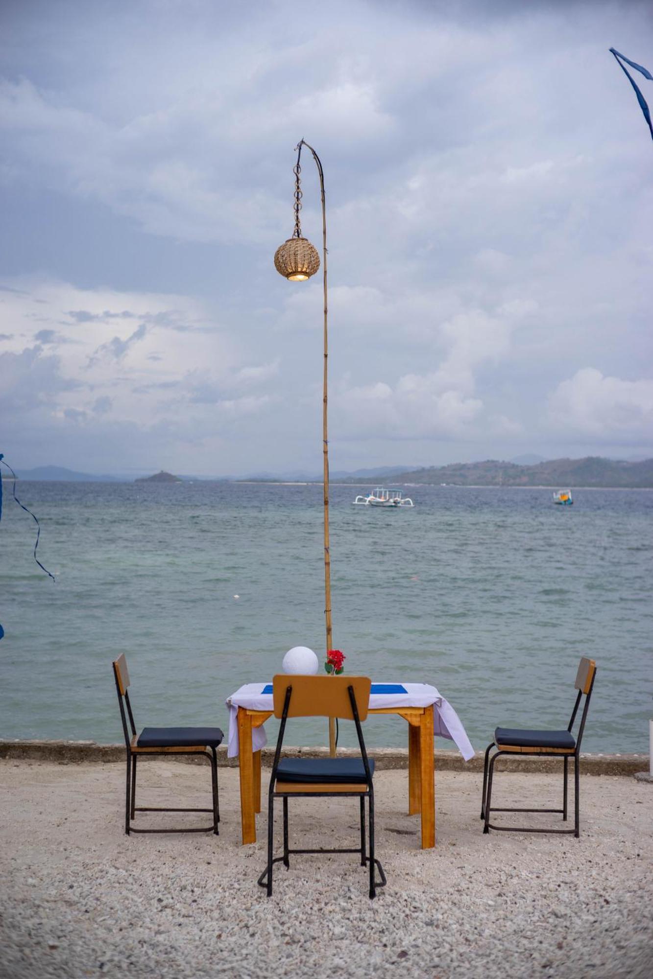 Yut'S Inn Flower Paradise Gili Gede Dış mekan fotoğraf