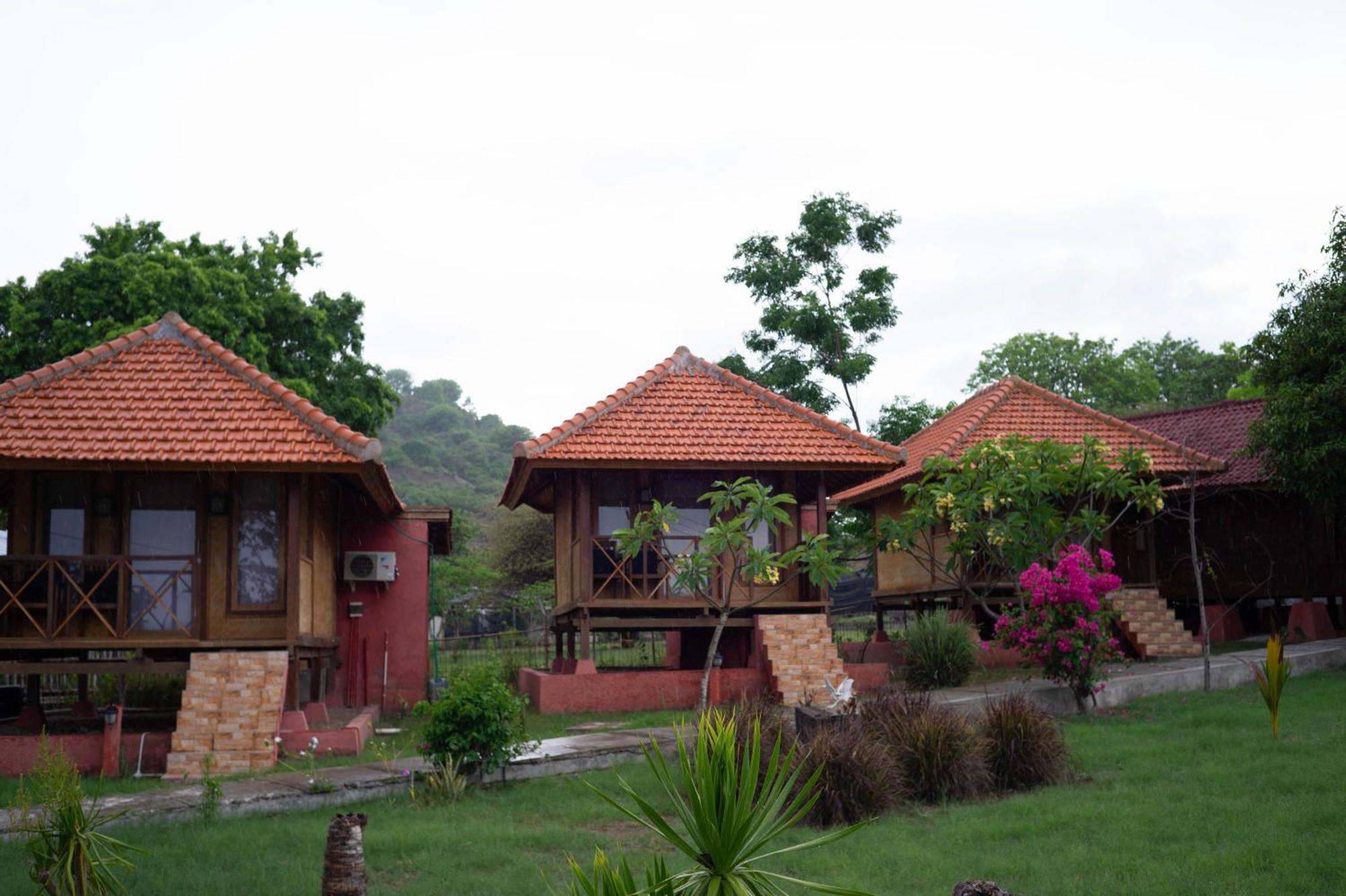Yut'S Inn Flower Paradise Gili Gede Dış mekan fotoğraf