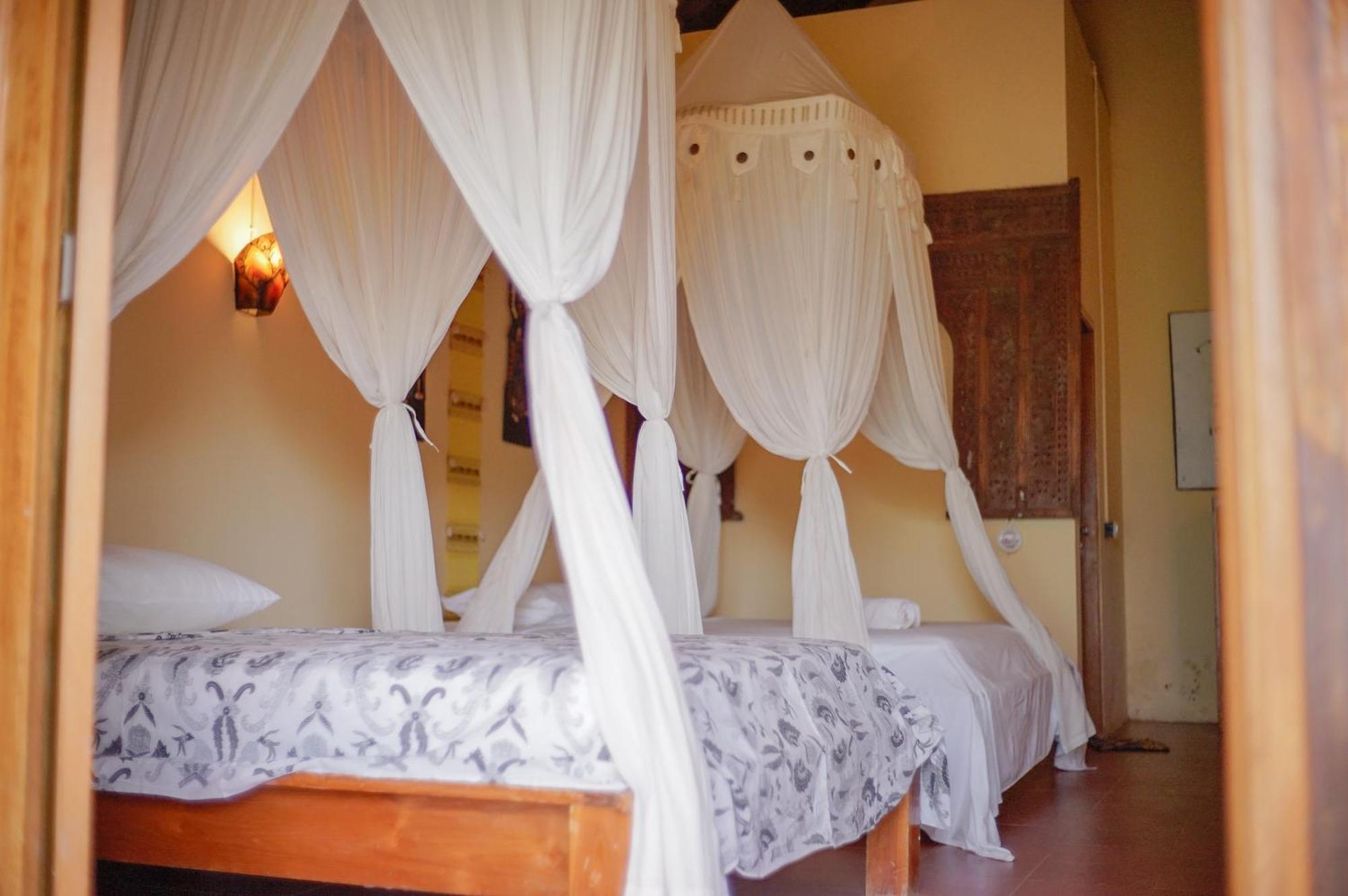 Yut'S Inn Flower Paradise Gili Gede Dış mekan fotoğraf